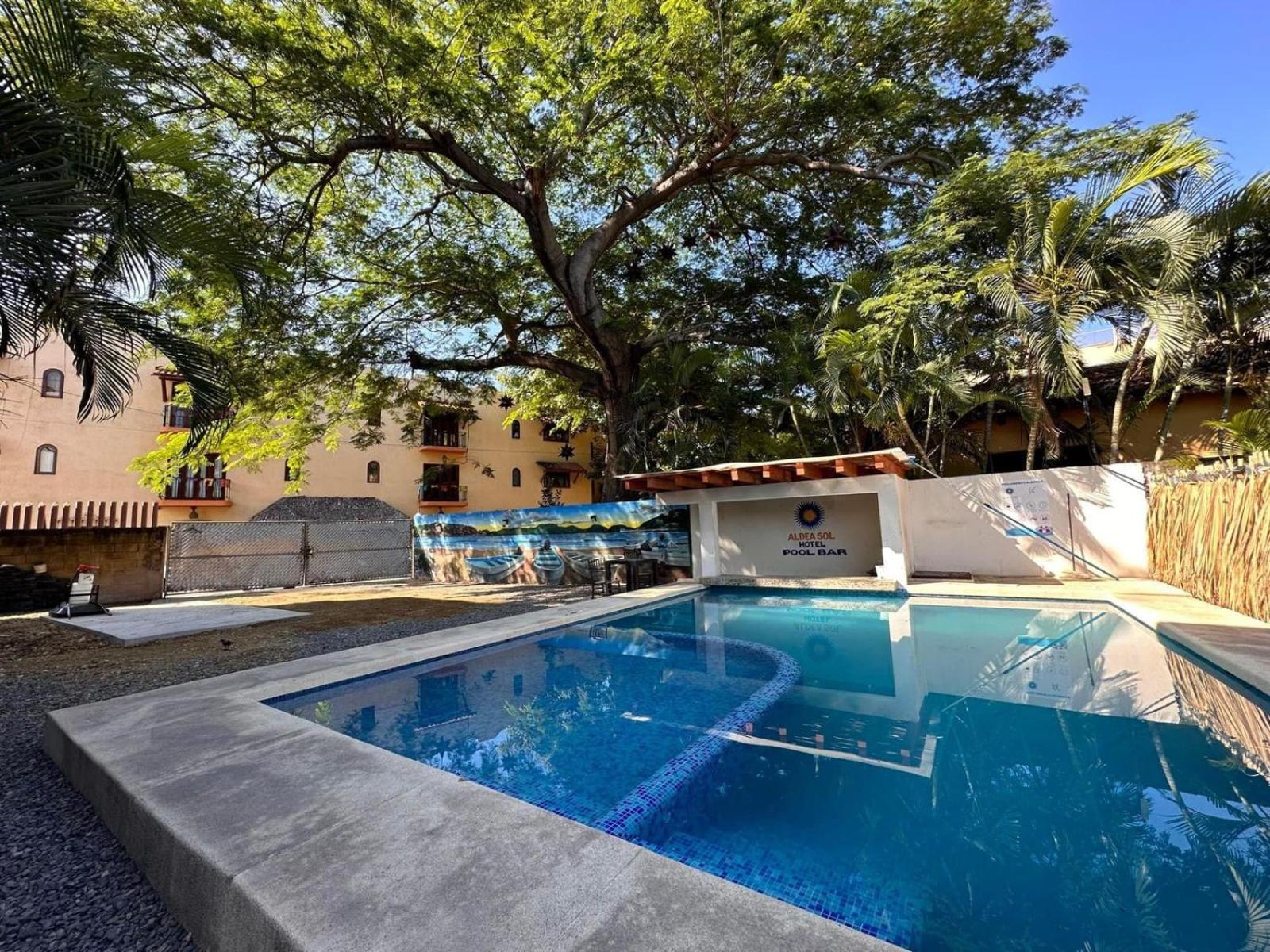 Hotel Aldea Sol Zihuatanejo Exterior foto