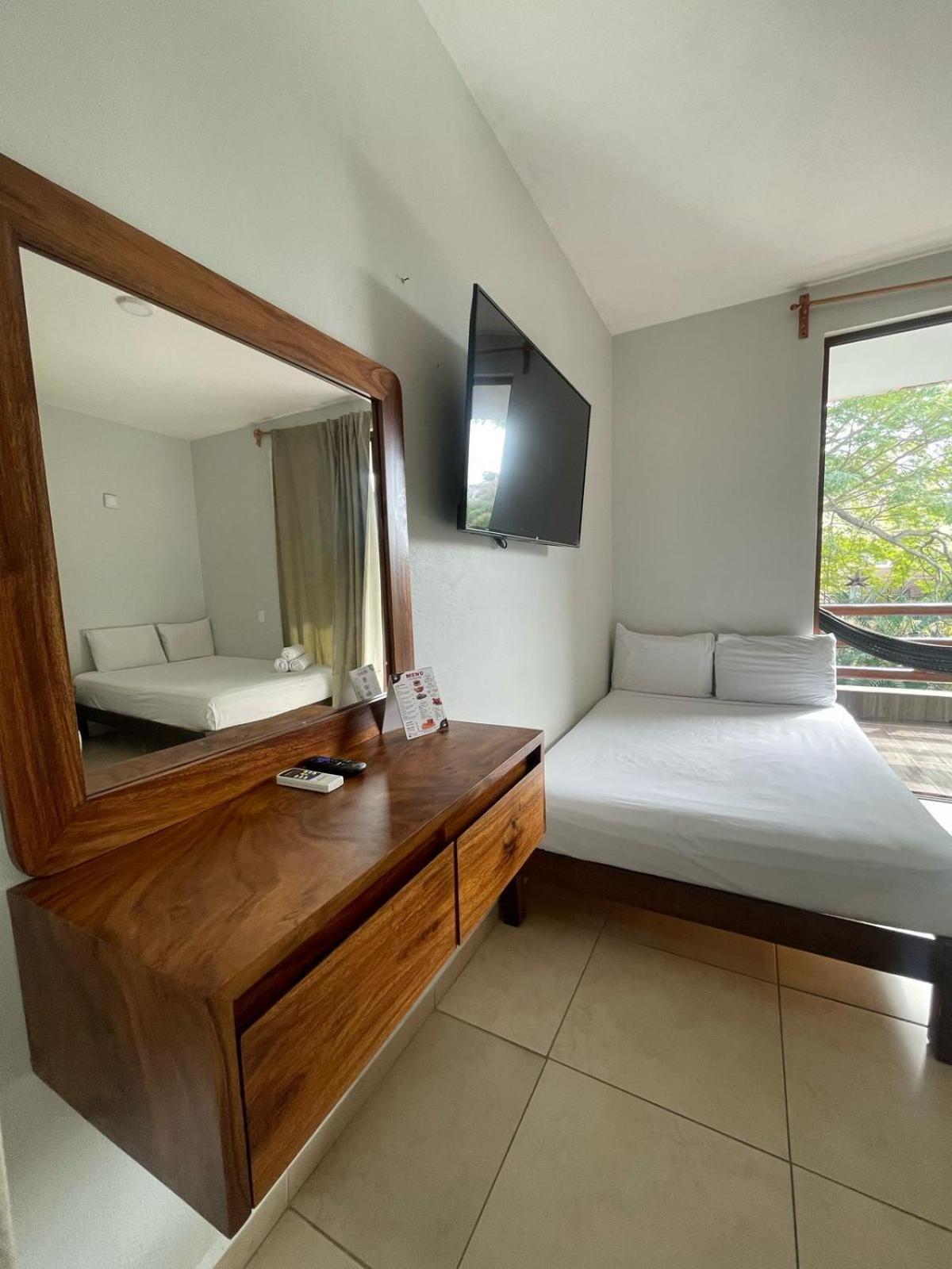 Hotel Aldea Sol Zihuatanejo Exterior foto